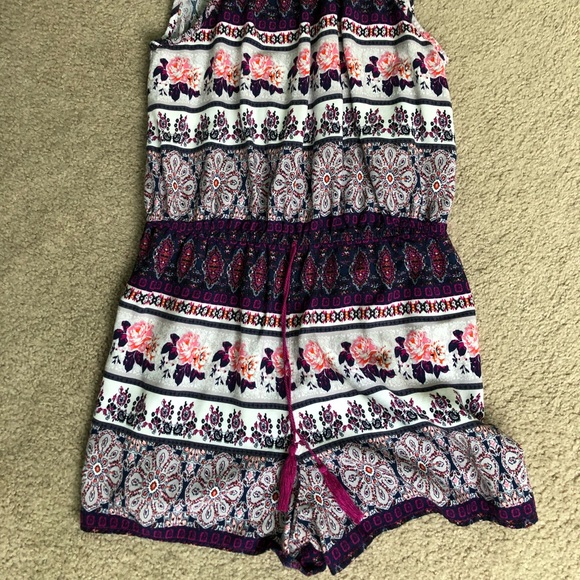 Super cute summer romper!! - Picture 2 of 3